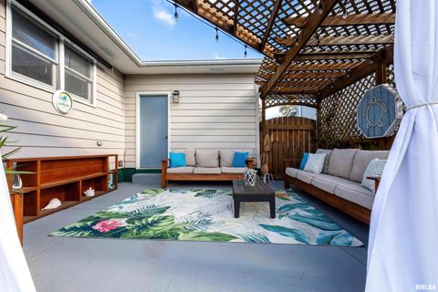 Tiny photo for 6050 Hillandale Road, Davenport, IA 52806 (MLS # QC4269281)