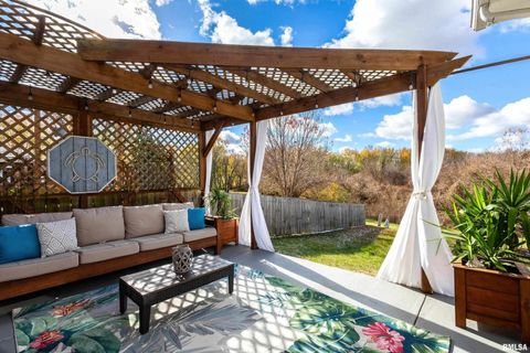 Tiny photo for 6050 Hillandale Road, Davenport, IA 52806 (MLS # QC4269281)