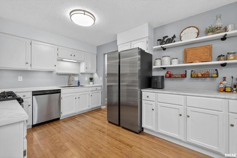 Tiny photo for 6050 Hillandale Road, Davenport, IA 52806 (MLS # QC4269281)