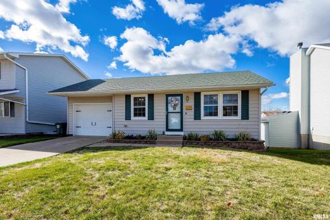 Photo of 6050 Hillandale Road, Davenport, IA 52806 (MLS # QC4269281)