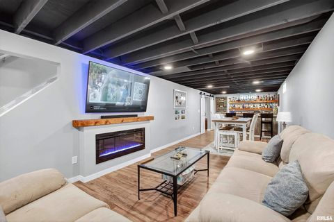 Tiny photo for 6050 Hillandale Road, Davenport, IA 52806 (MLS # QC4269281)