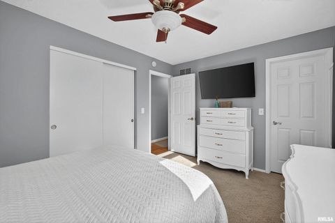 Tiny photo for 6050 Hillandale Road, Davenport, IA 52806 (MLS # QC4269281)