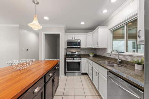Tiny photo for 417 DAWN Avenue, Glen Ellyn, IL 60137 (MLS # 12711244)