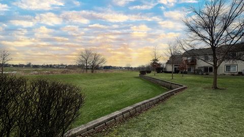 Tiny photo for 1015 Woodview Court, Aurora, IL 60502 (MLS # 12570482)