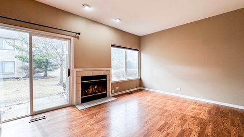 Tiny photo for 1015 Woodview Court, Aurora, IL 60502 (MLS # 12570482)