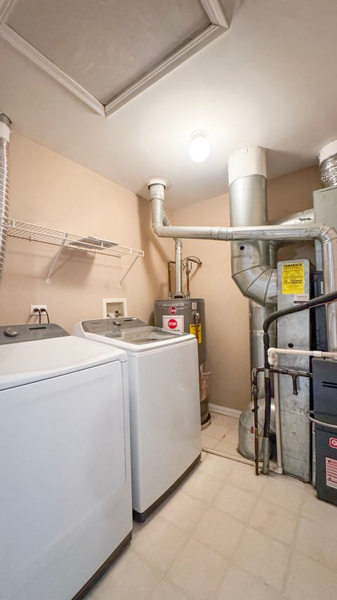 Tiny photo for 1015 Woodview Court, Aurora, IL 60502 (MLS # 12570482)