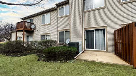 Tiny photo for 1015 Woodview Court, Aurora, IL 60502 (MLS # 12570482)