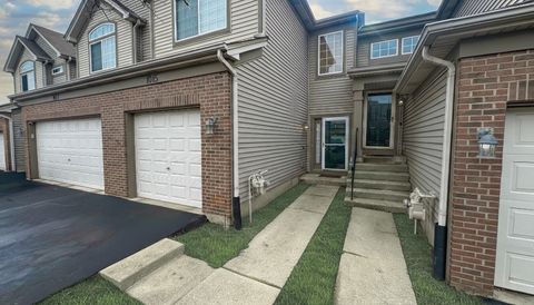 Photo of 1015 Woodview Court, Aurora, IL 60502 (MLS # 12570482)