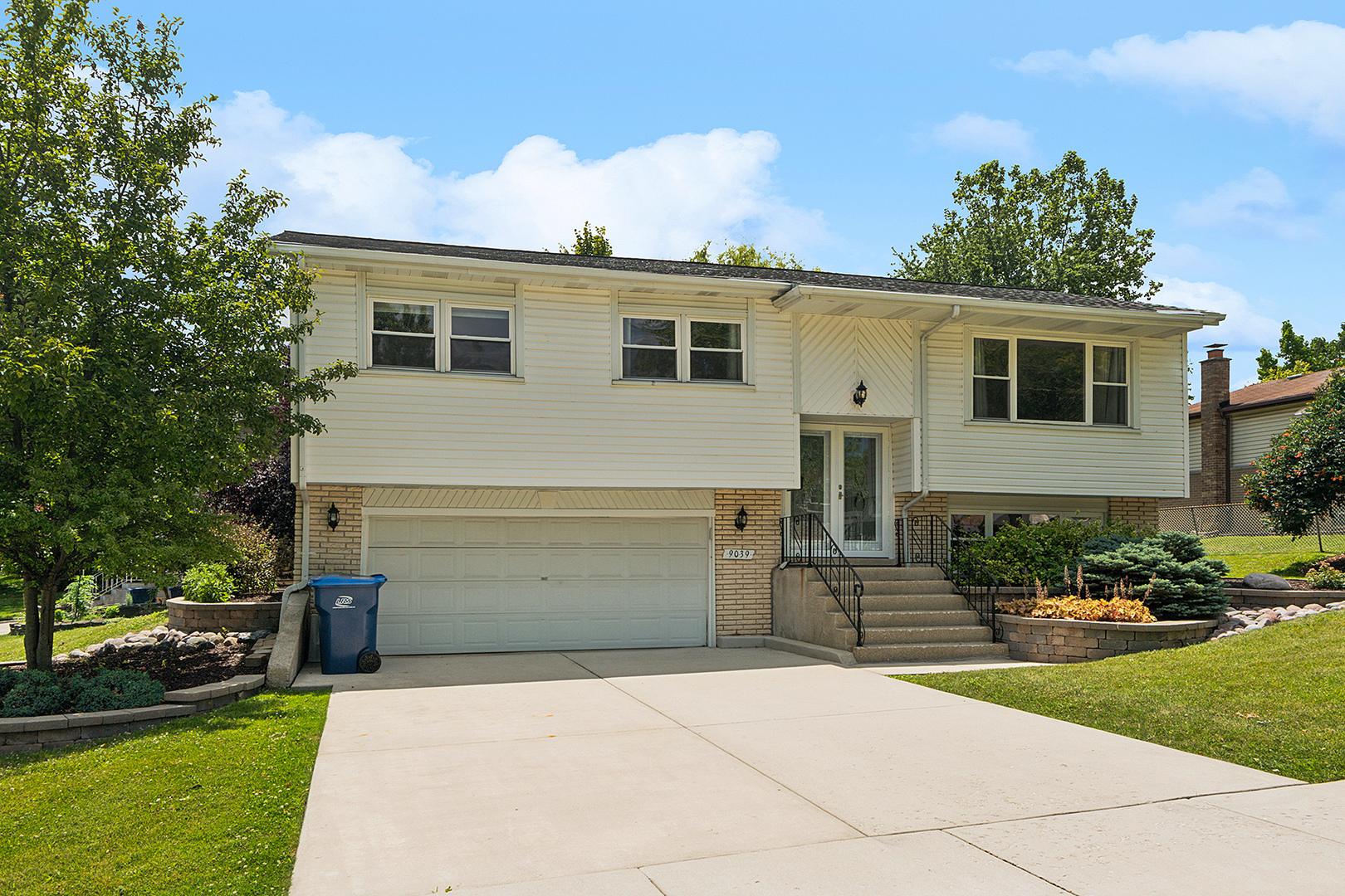 9039 Elm Circle
