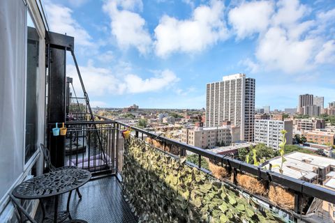 Tiny photo for 450 W Briar Place #13G, Chicago, IL 60657 (MLS # 12545666)