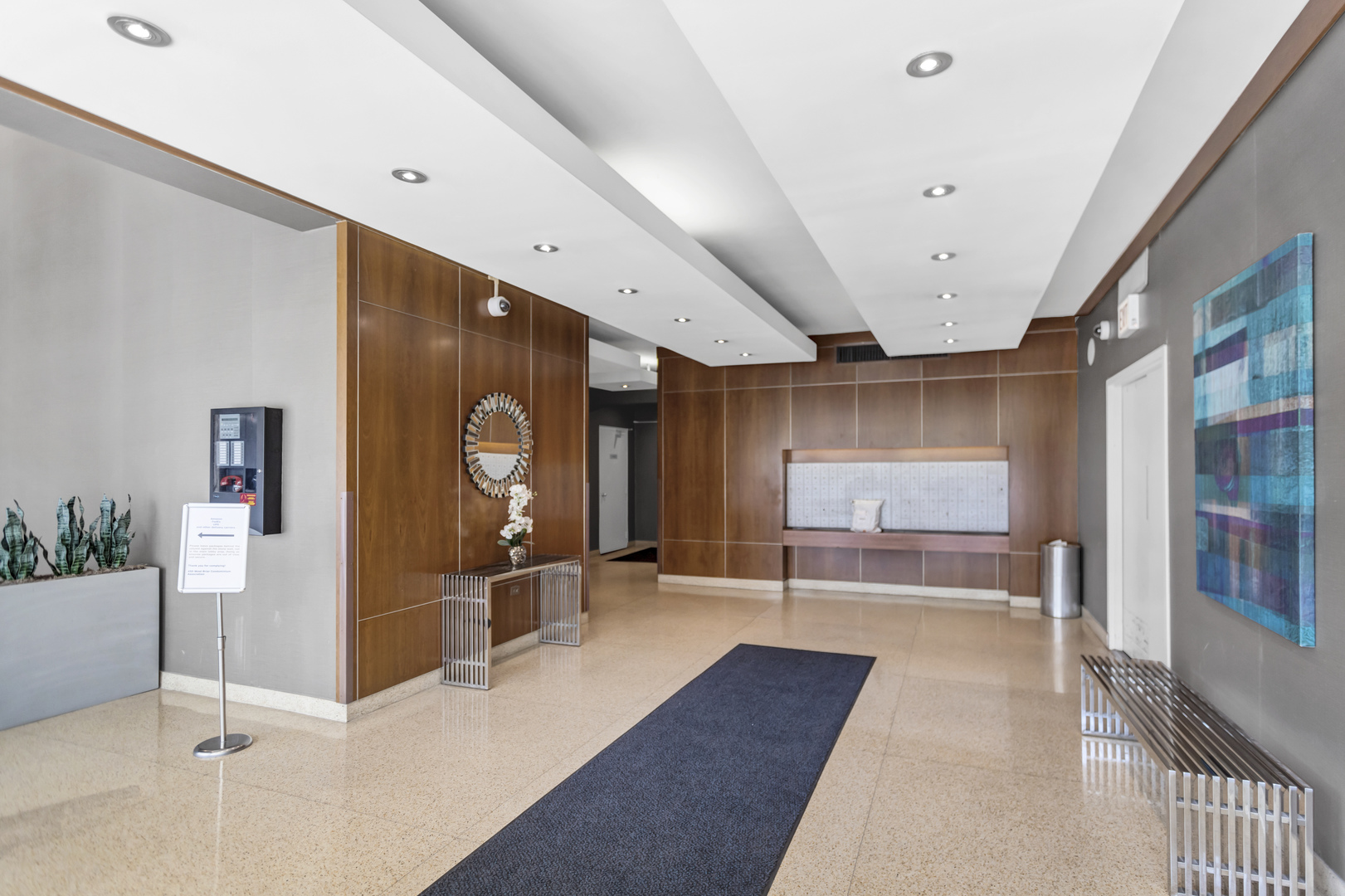 450 W Briar Place 13G