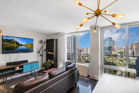 Tiny photo for 450 W Briar Place #13G, Chicago, IL 60657 (MLS # 12545666)