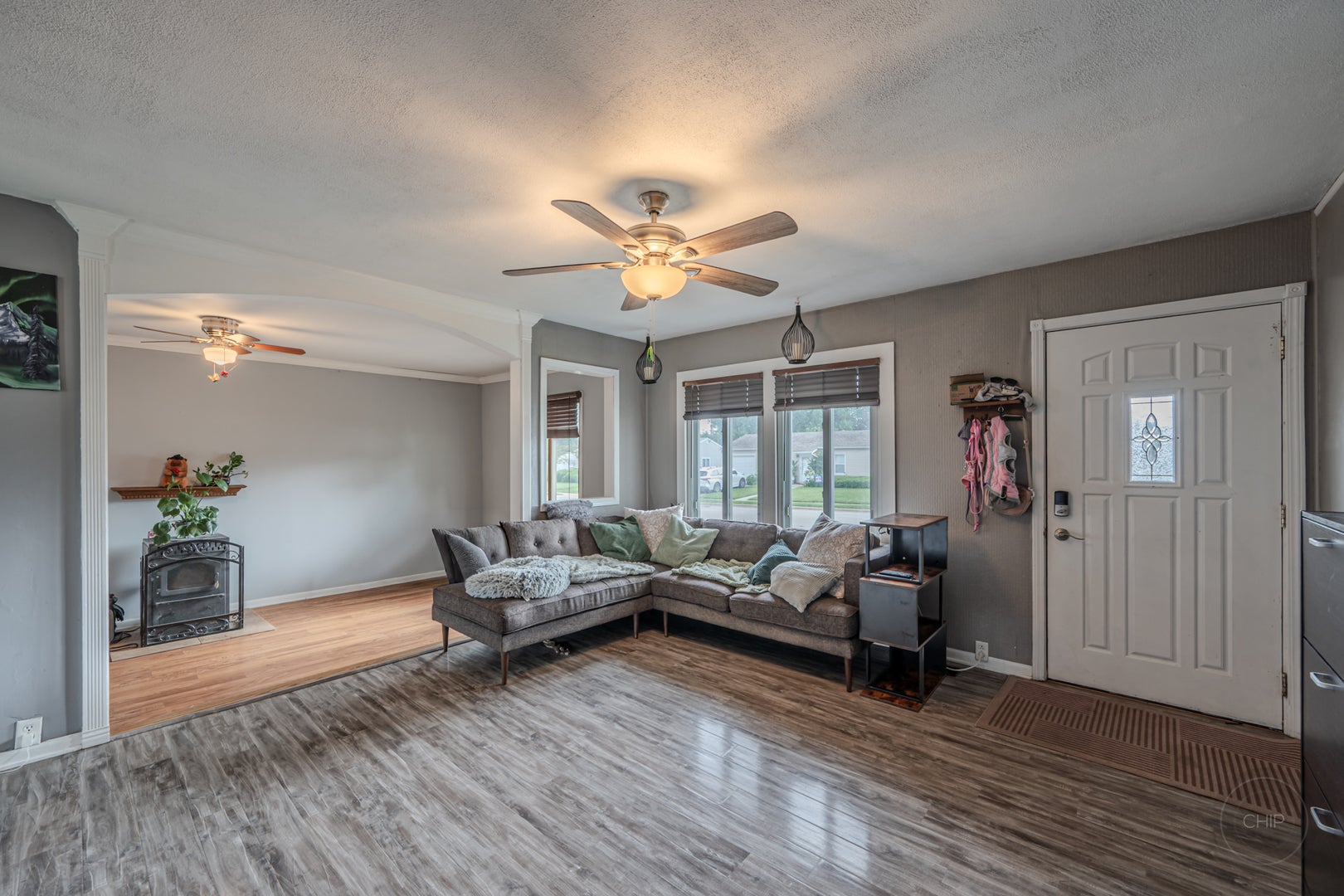404 KENYON Avenue
