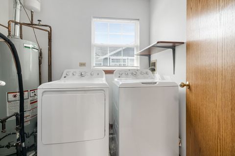 Tiny photo for 1148 Harbor Court, Glendale Heights, IL 60139 (MLS # 12487716)