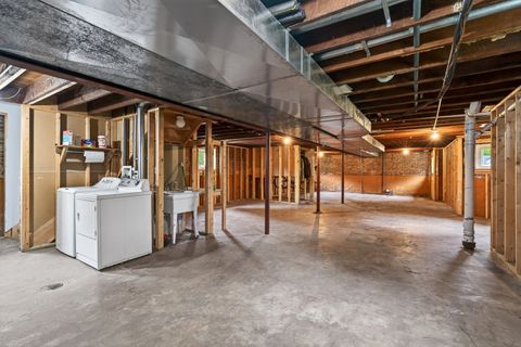 Tiny photo for Des Plaines, IL 60016 (MLS # 12647032)