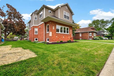 Tiny photo for Des Plaines, IL 60016 (MLS # 12647032)