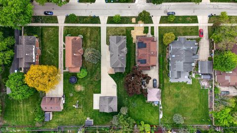 Tiny photo for Des Plaines, IL 60016 (MLS # 12647032)