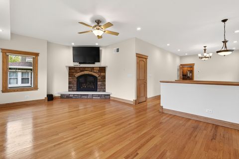 Tiny photo for Des Plaines, IL 60016 (MLS # 12647032)
