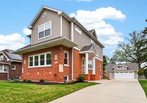 Photo of Des Plaines, IL 60016 (MLS # 12647032)