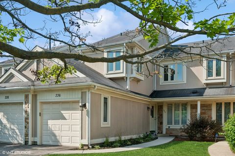 Photo of 336 Redwing Drive #18-3, Deerfield, IL 60015 (MLS # 12396395)