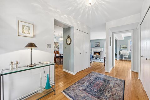 Tiny photo for 939 Brown Deer Drive, Westmont, IL 60559 (MLS # 12592307)