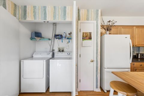 Tiny photo for 939 Brown Deer Drive, Westmont, IL 60559 (MLS # 12592307)