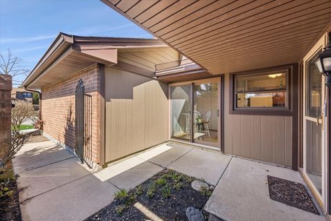 Tiny photo for 939 Brown Deer Drive, Westmont, IL 60559 (MLS # 12592307)