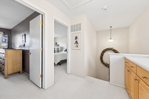 Tiny photo for 939 Brown Deer Drive, Westmont, IL 60559 (MLS # 12592307)