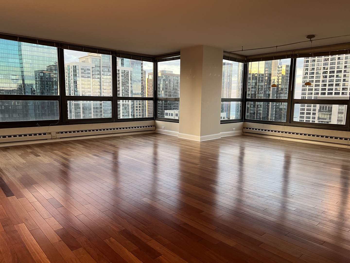 360 E Randolph Street 3507