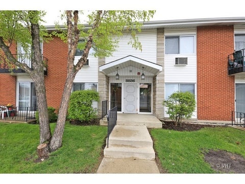 Photo of 8836 N Western Avenue #1D, Des Plaines, IL 60016 (MLS # 12684149)