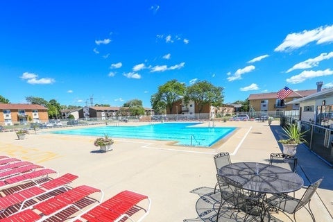 Tiny photo for 8836 N Western Avenue #1D, Des Plaines, IL 60016 (MLS # 12684149)