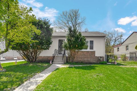 Photo of 1117 156th Place, Calumet City, IL 60409 (MLS # 12625341)