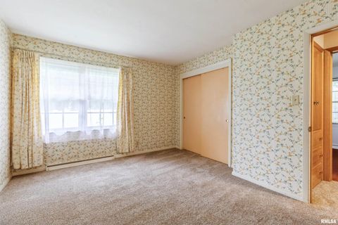 Tiny photo for 1136 BOBETTA Court, Clinton, IA 52732 (MLS # QC4265527)