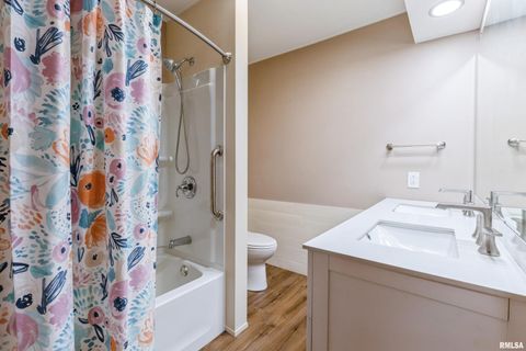 Tiny photo for 1136 BOBETTA Court, Clinton, IA 52732 (MLS # QC4265527)