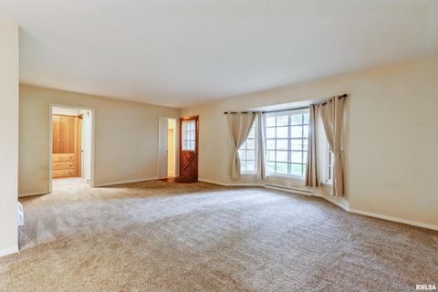 Tiny photo for 1136 BOBETTA Court, Clinton, IA 52732 (MLS # QC4265527)