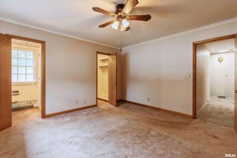 Tiny photo for 1136 BOBETTA Court, Clinton, IA 52732 (MLS # QC4265527)