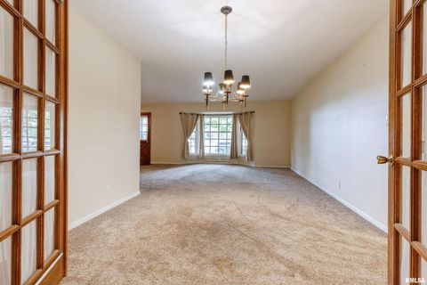 Tiny photo for 1136 BOBETTA Court, Clinton, IA 52732 (MLS # QC4265527)