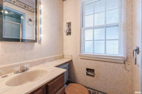 Tiny photo for 1136 BOBETTA Court, Clinton, IA 52732 (MLS # QC4265527)