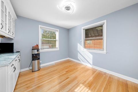 Tiny photo for Westchester, IL 60154 (MLS # 12517036)