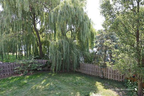 Tiny photo for 249 Jasmine Circle, Lindenhurst, IL 60046 (MLS # 12469463)