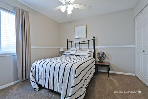 Tiny photo for 249 Jasmine Circle, Lindenhurst, IL 60046 (MLS # 12469463)
