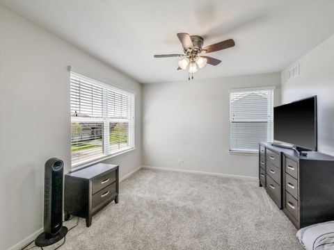 Tiny photo for 32 Catamaran Circle, Pingree Grove, IL 60140 (MLS # 12608242)