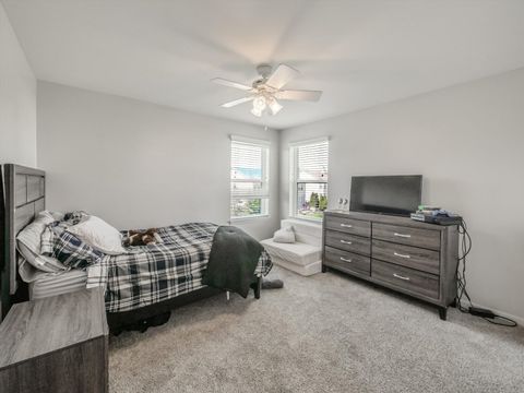 Tiny photo for 32 Catamaran Circle, Pingree Grove, IL 60140 (MLS # 12608242)