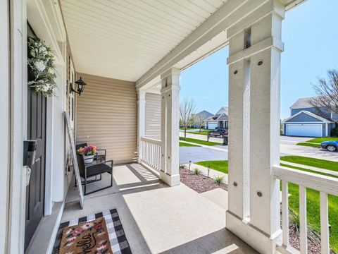 Tiny photo for 32 Catamaran Circle, Pingree Grove, IL 60140 (MLS # 12608242)