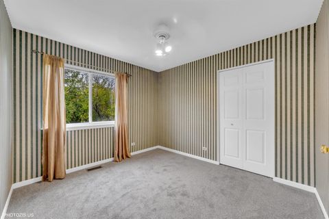 Tiny photo for 1034 Heather Court, Fox River Grove, IL 60021 (MLS # 12501906)