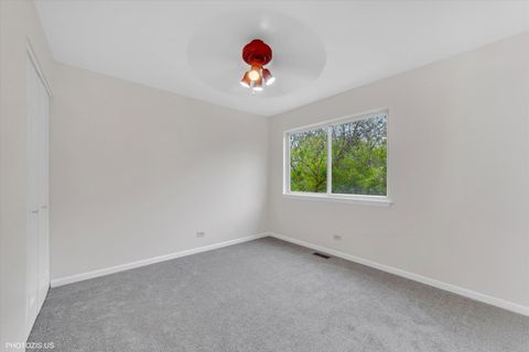 Tiny photo for 1034 Heather Court, Fox River Grove, IL 60021 (MLS # 12501906)