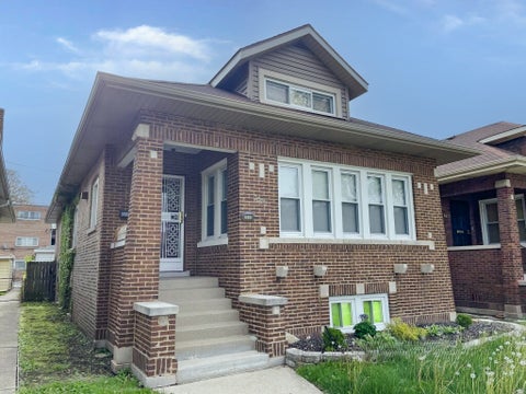 Tiny photo for 8035 S Oglesby Avenue, Chicago, IL 60617 (MLS # 12642138)