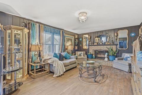 Tiny photo for 732 N Fordham Avenue, Aurora, IL 60506 (MLS # 12578089)