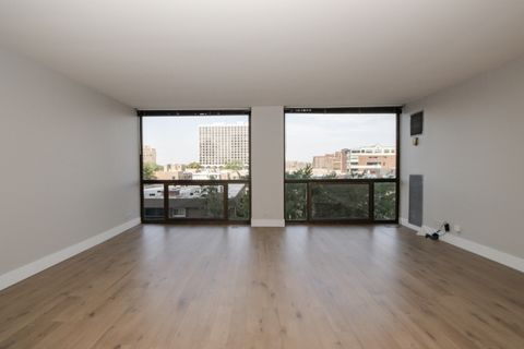 Tiny photo for 4343 N Clarendon Avenue #513, Chicago, IL 60613 (MLS # 12304389)