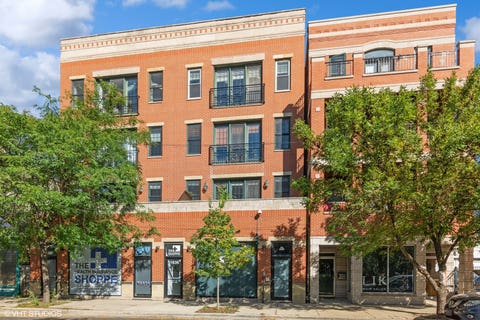 Photo of 1836 W Belmont Avenue #4, Chicago, IL 60657 (MLS # 12703873)